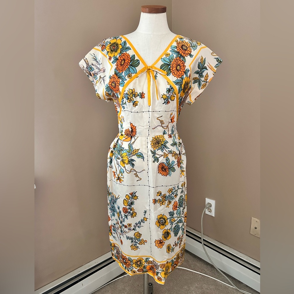 Vintage mid century 50s/ 60s
 SILK dress sz 6 short sleeve